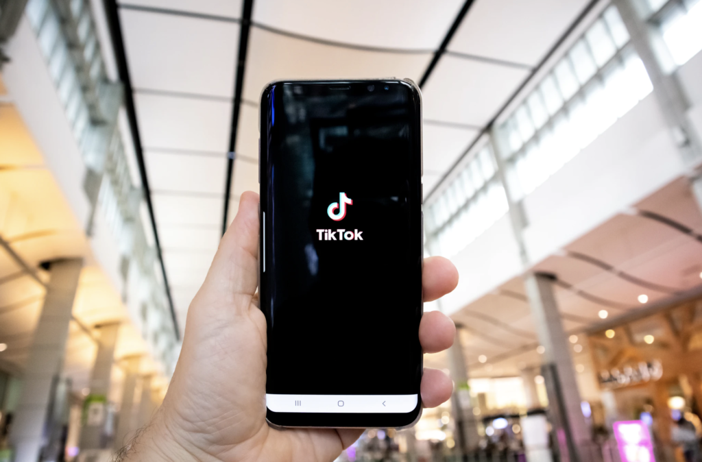 Näin hyödynnät vaikuttajamarkkinointia TikTokissa