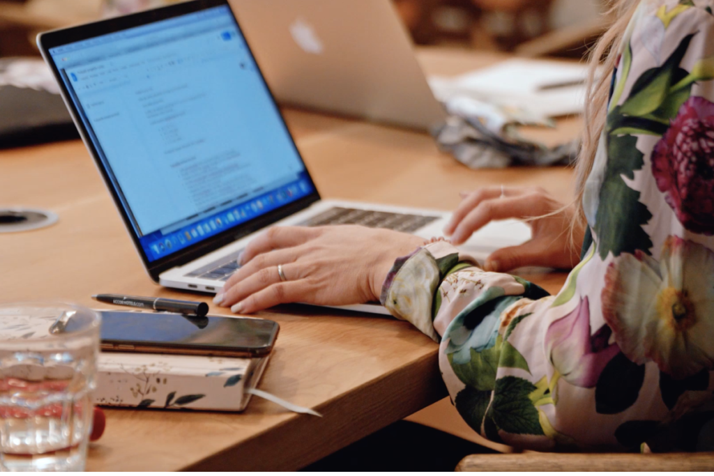 Somevaikuttaja: näin hyödynnät tekoälyä työssäsi 