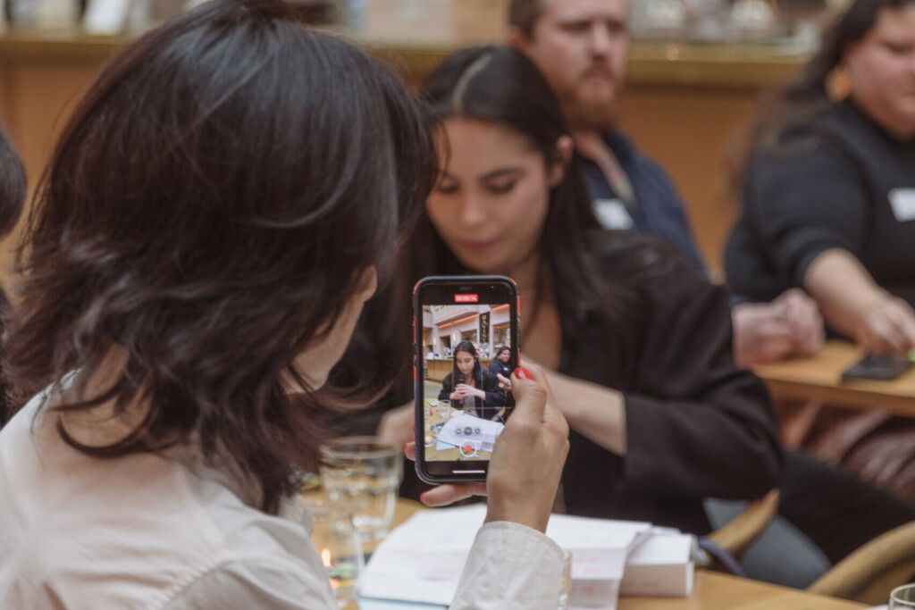 Suurin osa somevaikuttajista välttää tiettyjä aiheita vastareaktioiden pelossa – listan kärjessä politiikka ja uskonto