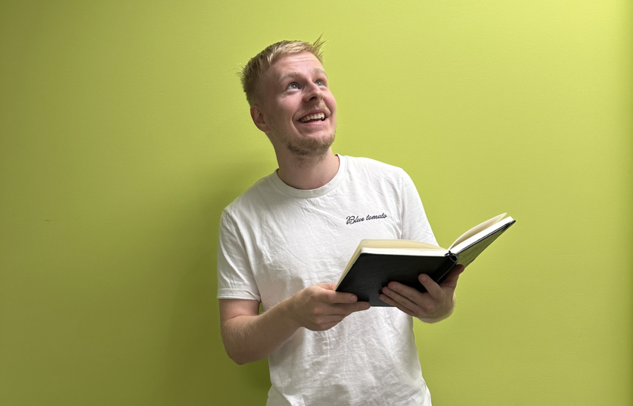 Lukuboost kannustaa nuoria lukemaan Kirjamessuilla